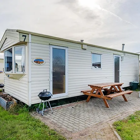 Letniskowe -300m Od Morza Lodge *